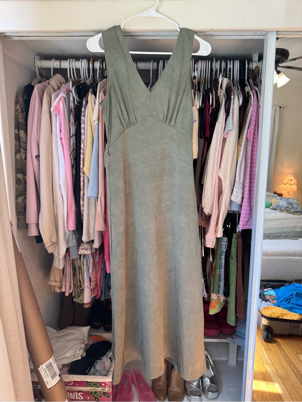 Heartloom Sage Green V-Neck Sleeveless Midi Dress